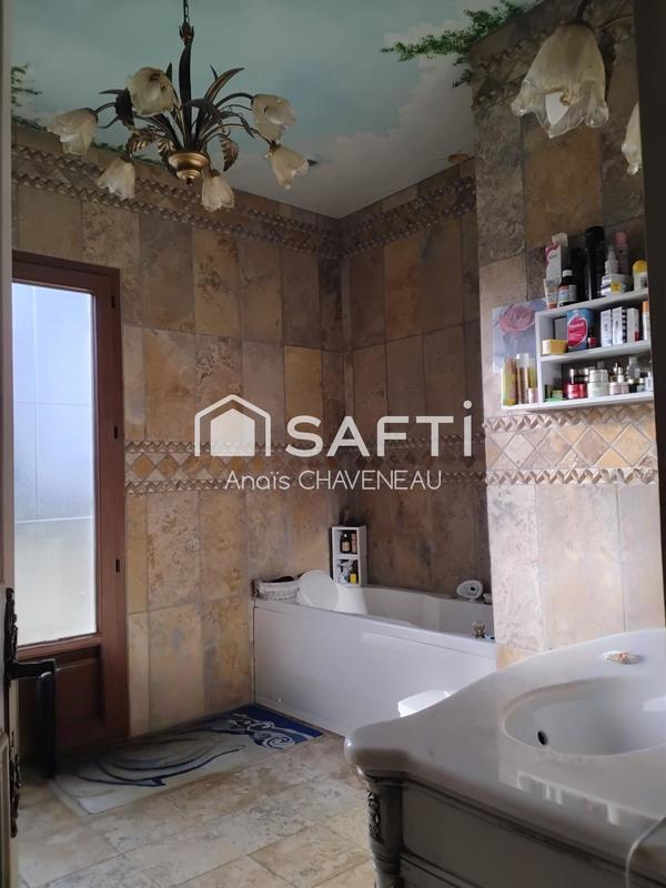 Maison - 280 m² - 8 pièces