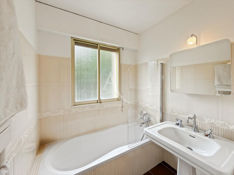 Appartement - 93 m² - 4 pièces