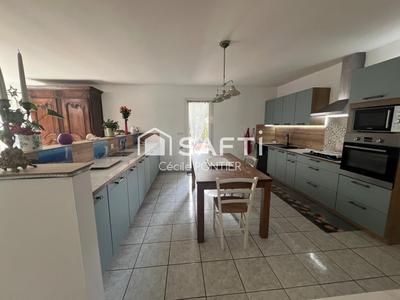 Maison - 180 m² - 7 pièces