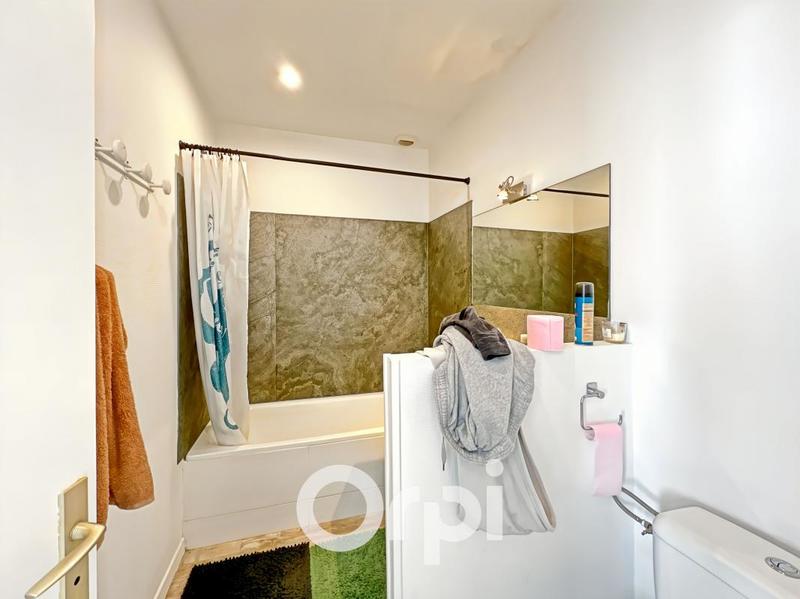 Immeuble - 77 m² - 2 pièces