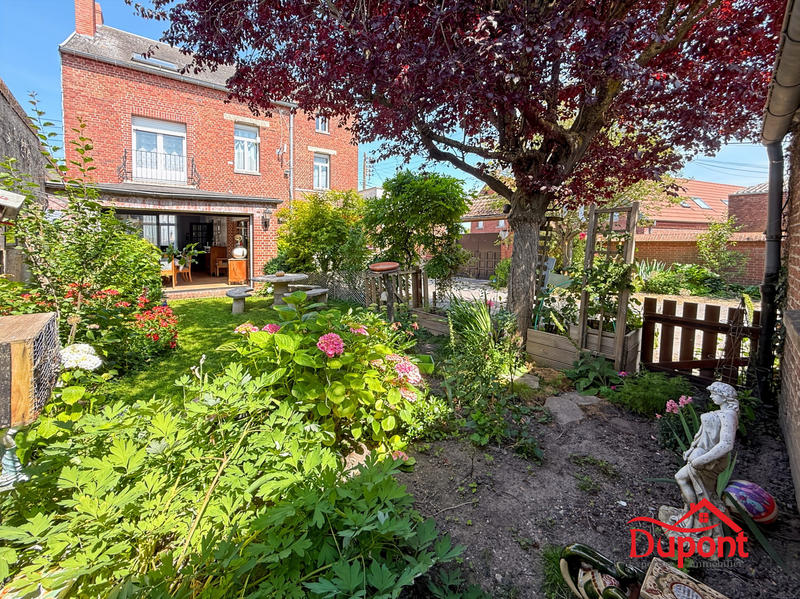 Maison - 228 m² - 9 pièces