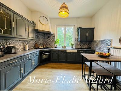 Maison - 200 m² - 9 pièces