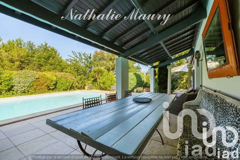 Maison - 240 m² - 7 pièces