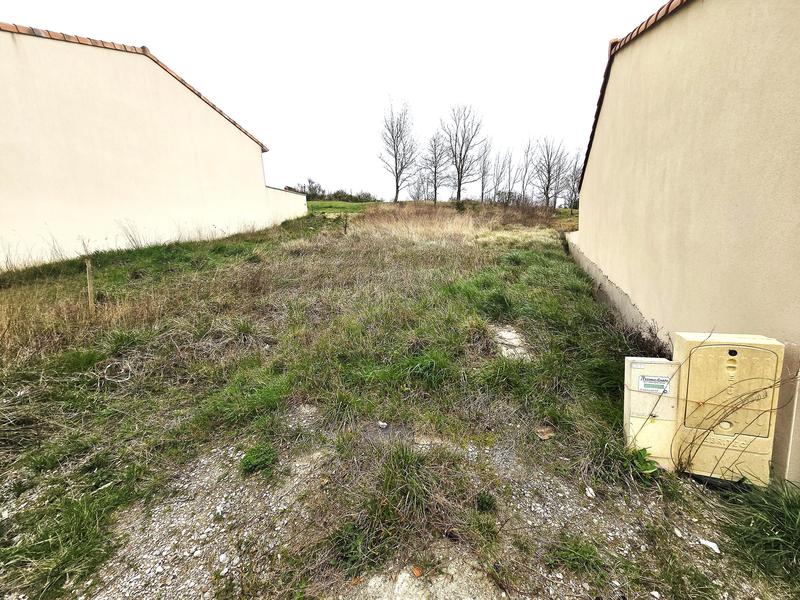 Terrain constructible - 621 m²