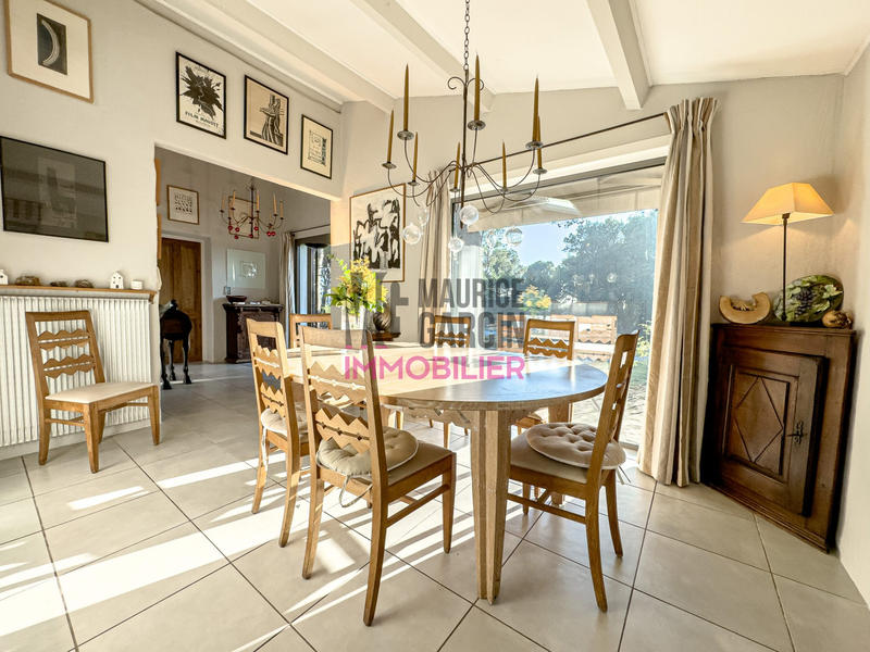 Maison - 186 m² - 5 pièces