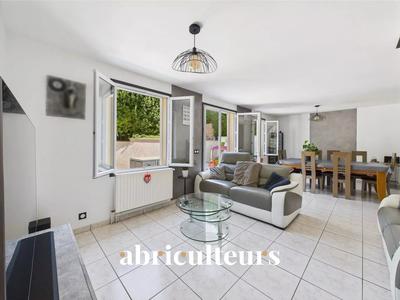 Maison - 95 m² - 5 pièces