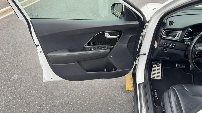 Kia Niro 1.6 GDi Hybride 141 Dct6 Premium - Entretien constructeur Toit ouvrant