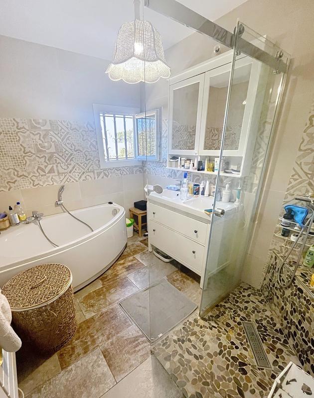 Villa - 260 m² - 9 pièces