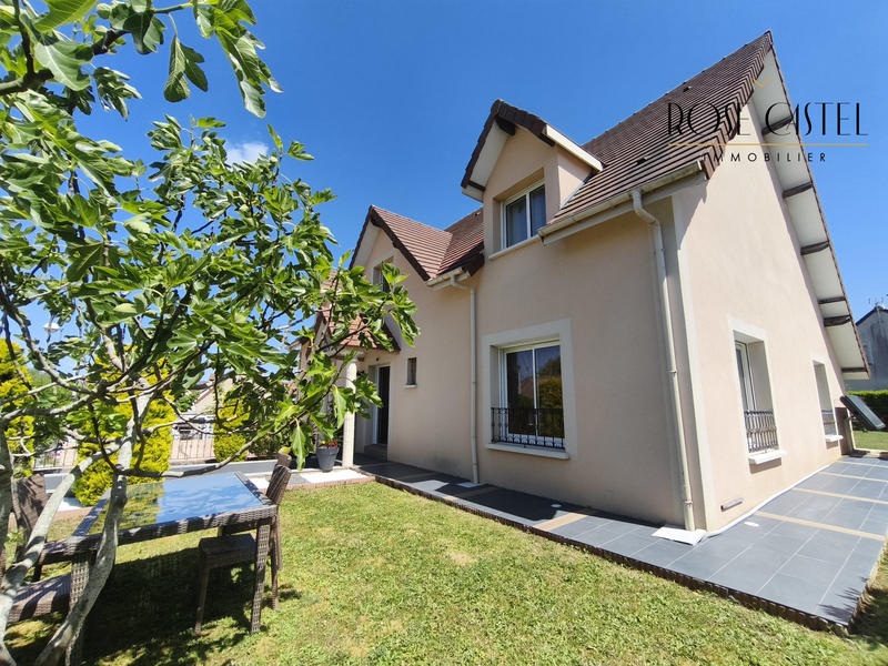 Maison - 221 m² - 6 pièces