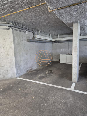 Parking / Garage - 13 m²