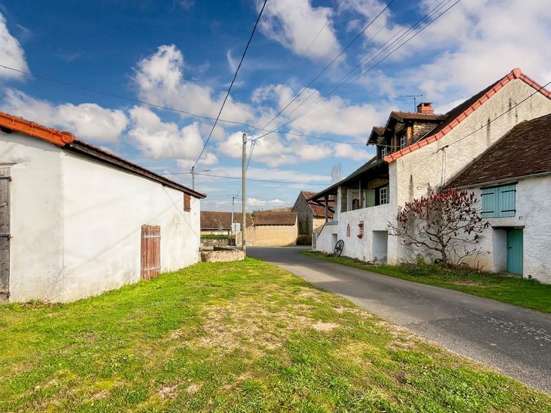 Maison en pierre - 89 m² - 5 pièces