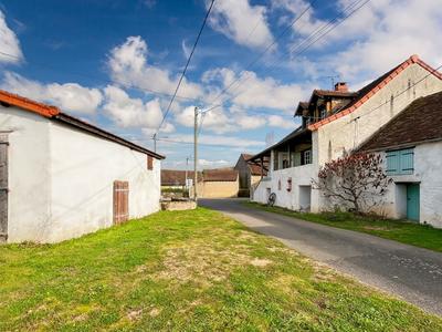 Maison en pierre - 89 m² - 5 pièces