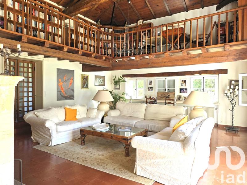 Maison - 270 m² - 10 pièces