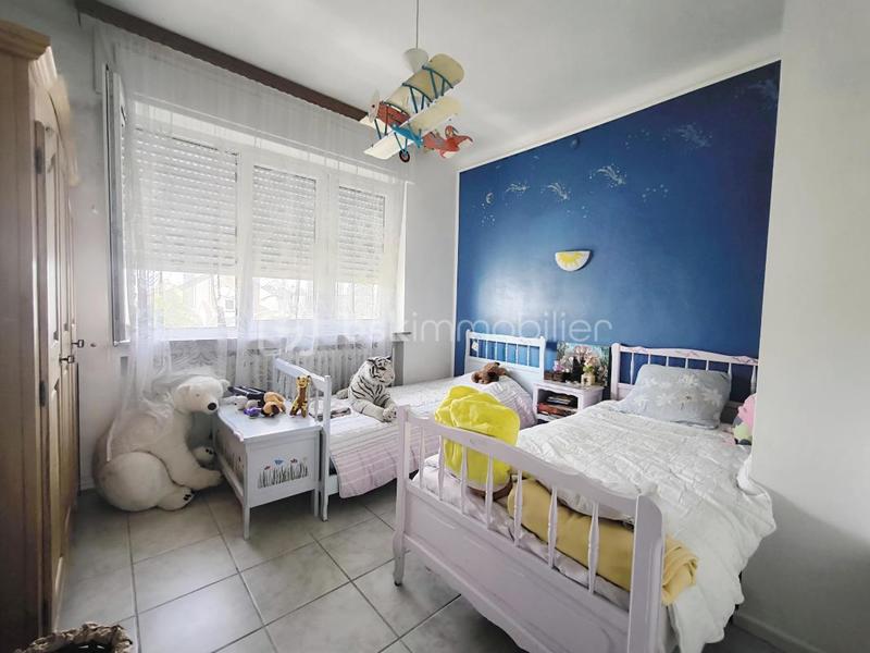 Maison - 210 m² - 8 pièces