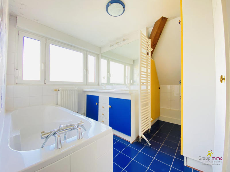 Maison - 195 m² - 8 pièces