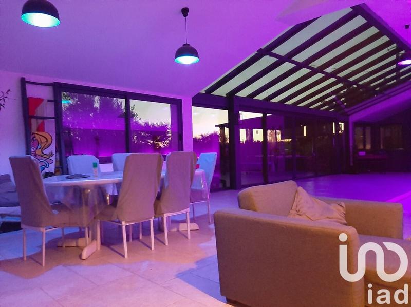 Maison - 360 m² - 8 pièces