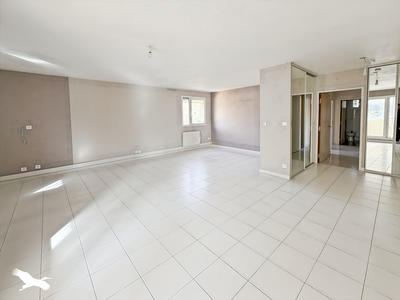 Appartement - 81 m² - 4 pièces