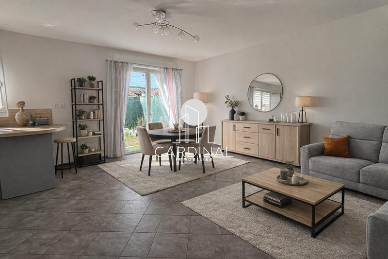 Maison - 90 m² - 5 pièces