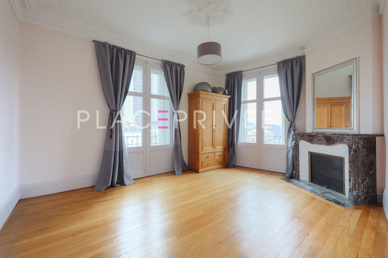 Appartement - 151 m² - 7 pièces