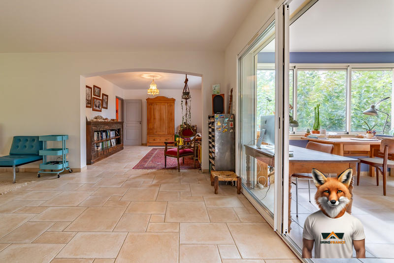 Maison traditionnelle - 266 m² - 10 pièces