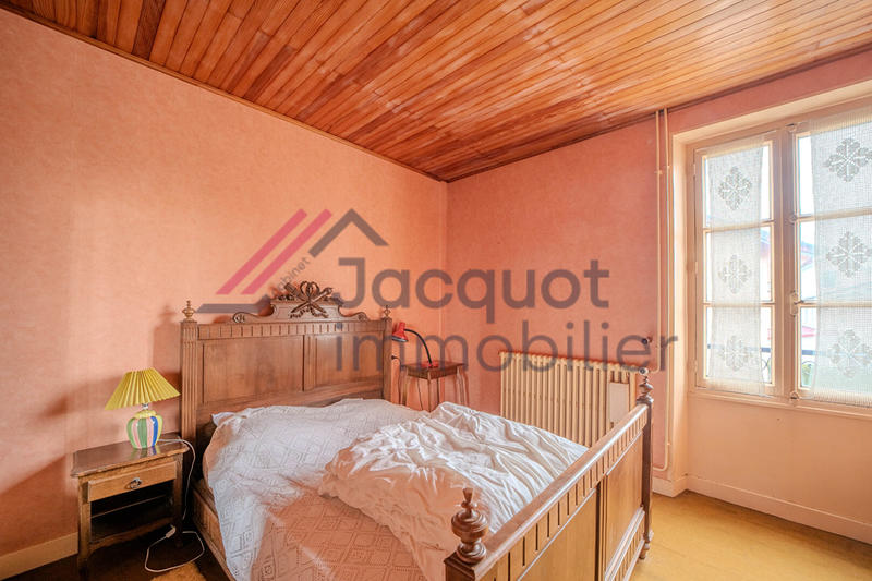 Maison - 182 m² - 9 pièces