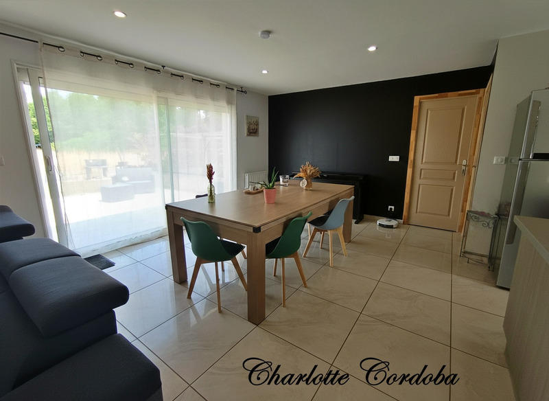 Maison - 253 m² - 9 pièces