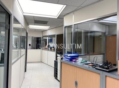 Bureau - 577 m²