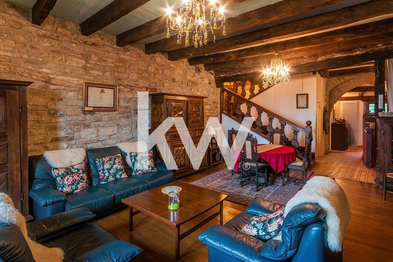 Maison ancienne - 179 m² - 6 pièces