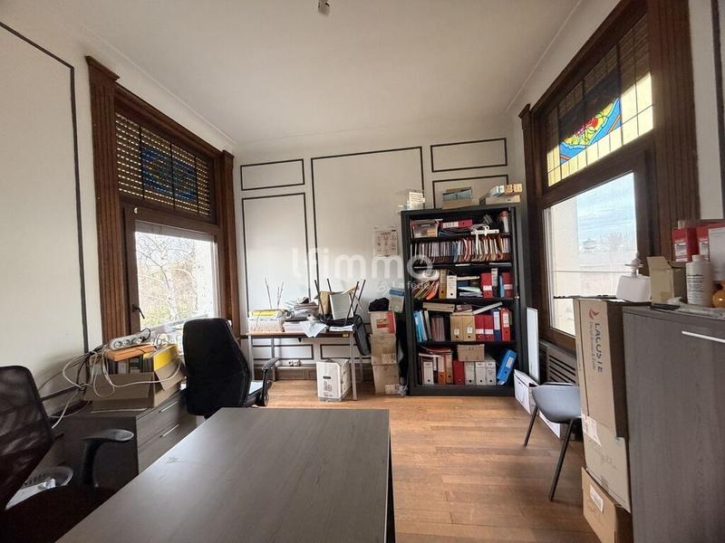 Maison - 239 m² - 12 pièces