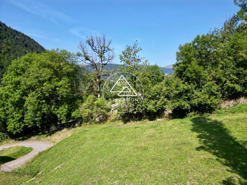 Terrain constructible - 1 014 m²