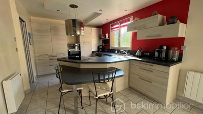 Maison traditionnelle - 150 m² - 6 pièces