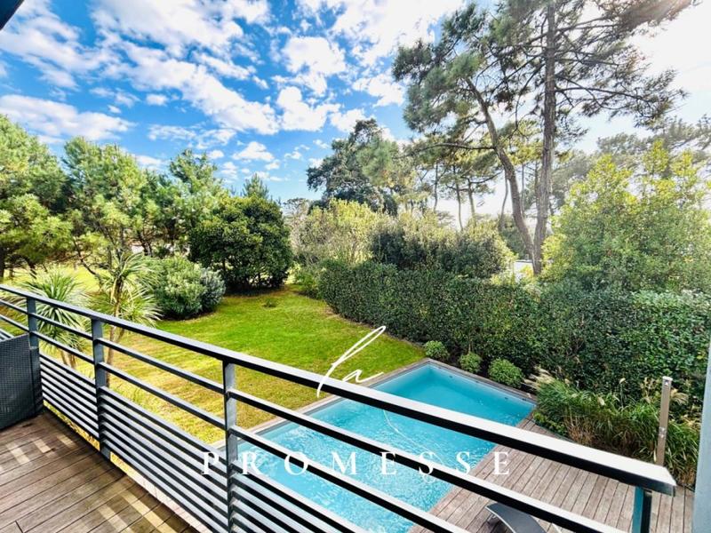 Villa - 390 m² - 8 pièces