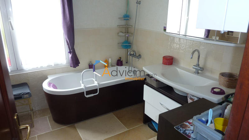 Maison - 198 m² - 6 pièces