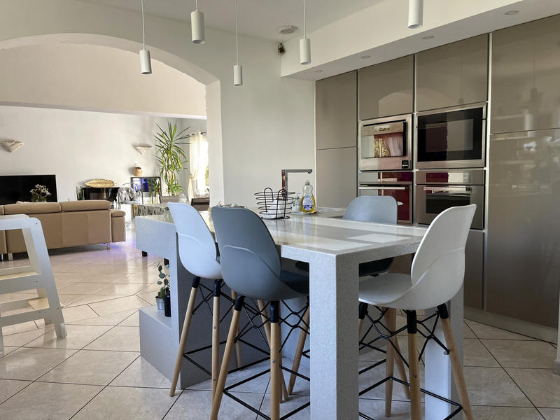 Maison - 165 m² - 6 pièces