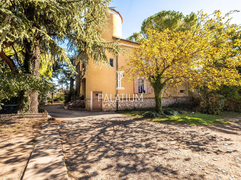 Maison ancienne - 220 m² - 7 pièces