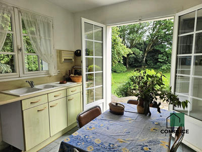 Maison traditionnelle - 160 m² - 6 pièces