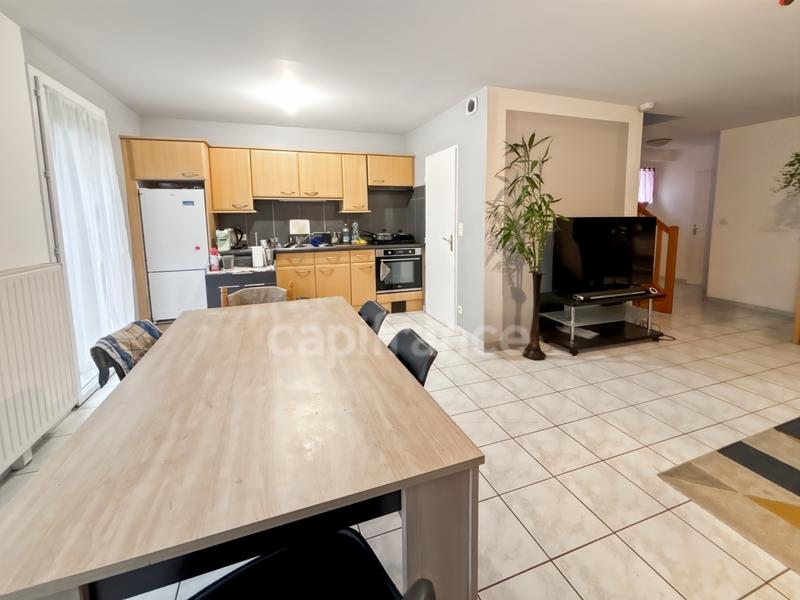 Maison - 92 m² - 5 pièces