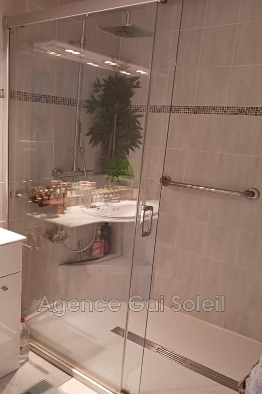 Villa - 100 m² - 5 pièces