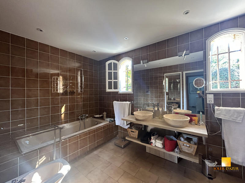 Villa - 168 m² - 5 pièces