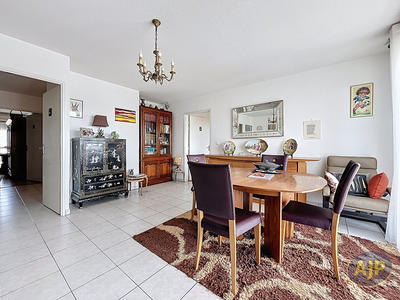 Appartement - 84 m² - 4 pièces