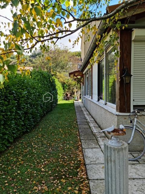 Maison de village - 211 m² - 7 pièces