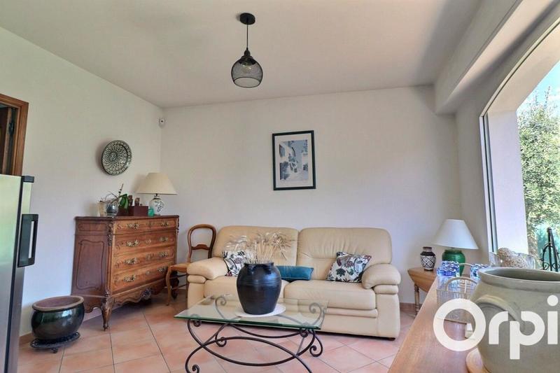 Maison - 238 m² - 7 pièces