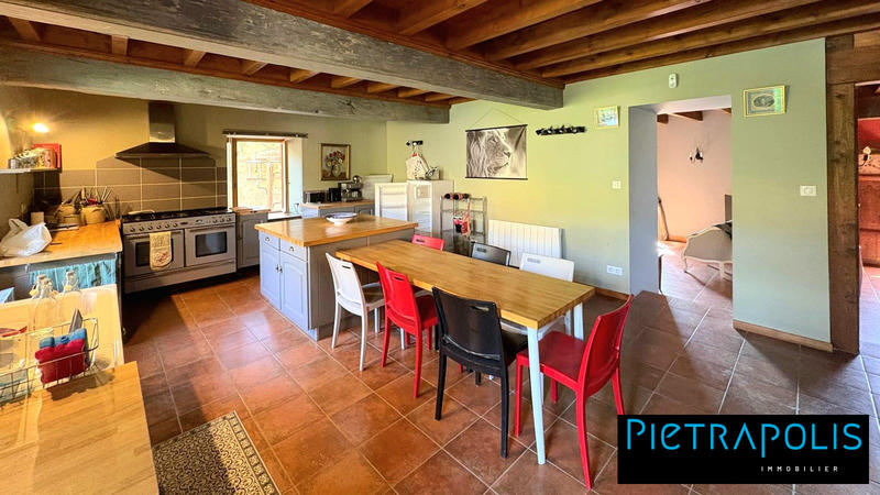 Maison - 220 m² - 6 pièces