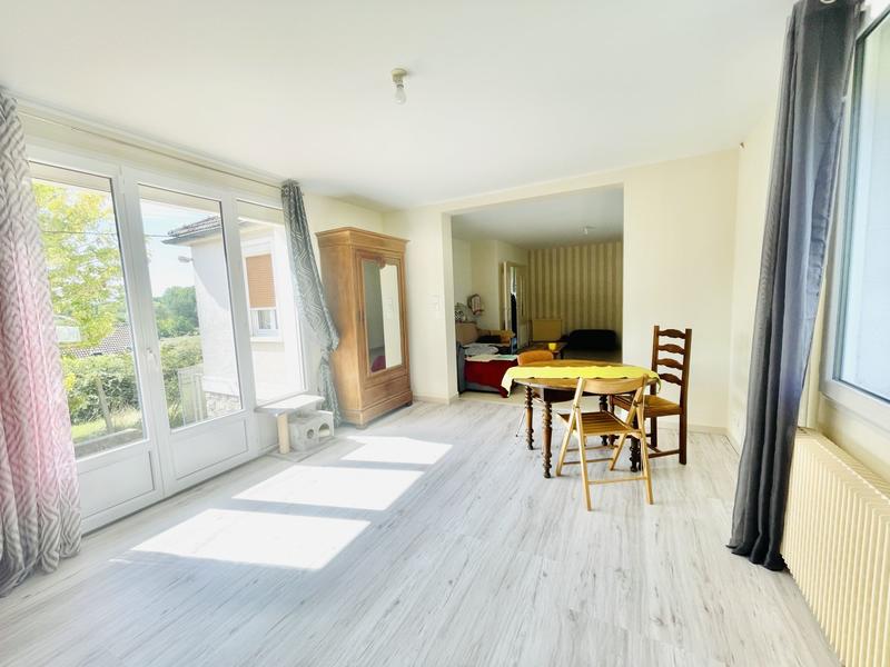 Maison - 90 m² - 5 pièces