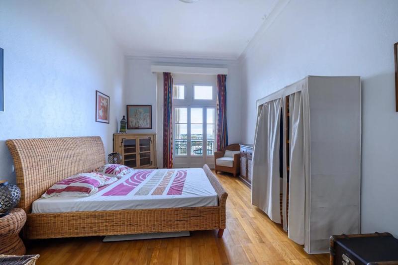 Appartement - 177 m² - 6 pièces