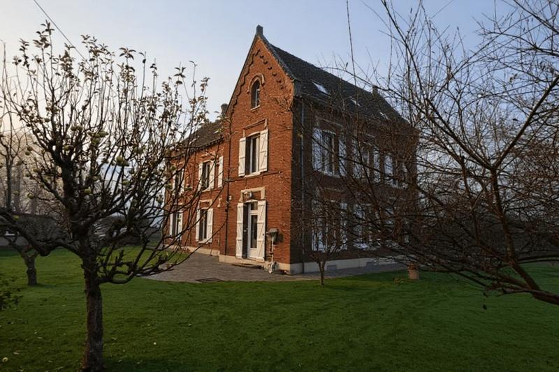 Maison - 283 m² - 12 pièces