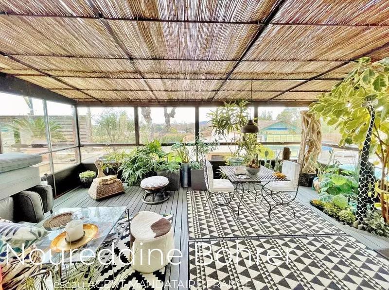 Maison - 262 m² - 7 pièces