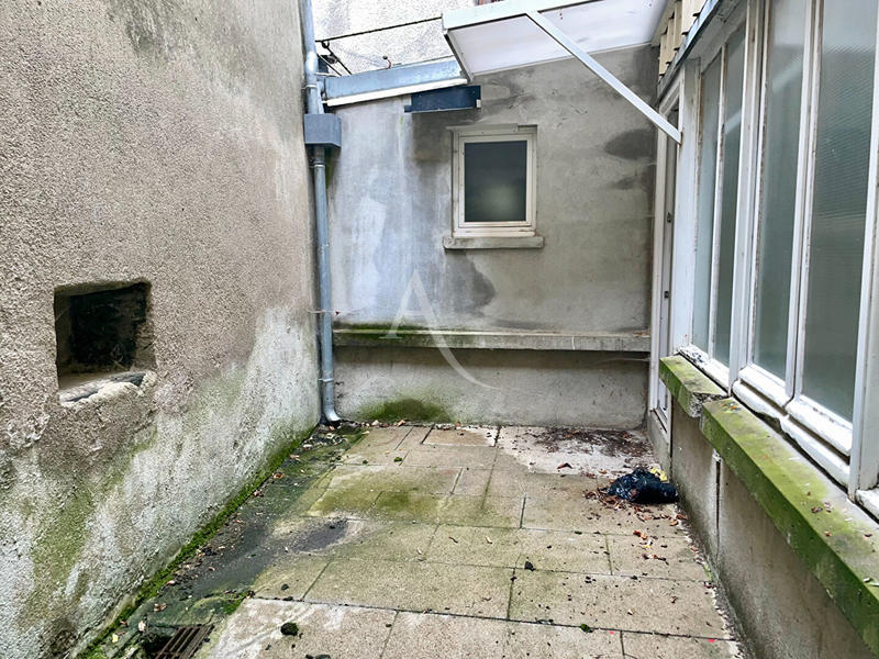 Local commercial - 98 m² - 5 pièces