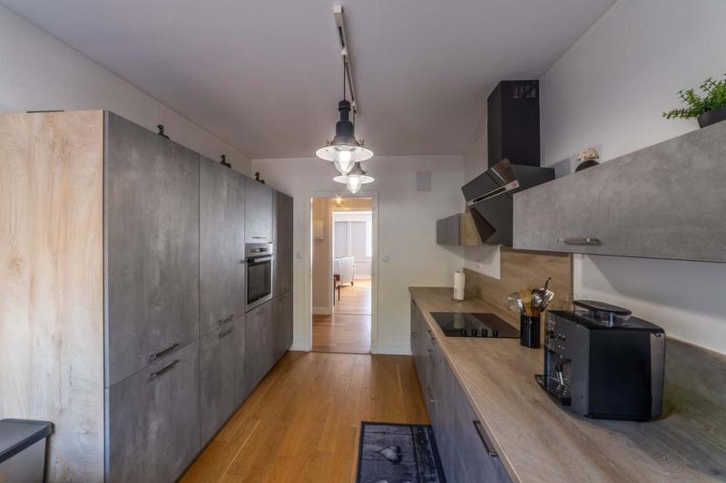 Appartement - 92 m² - 4 pièces