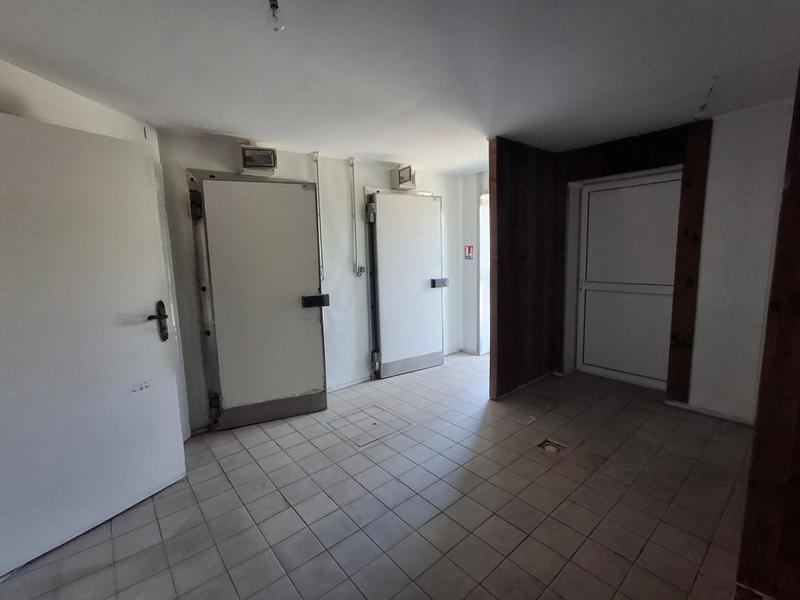 Maison - 270 m² - 1 pièce